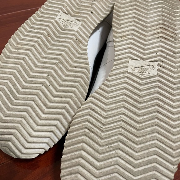 Nike Cortez (White and Black) - Picture 4 of 4